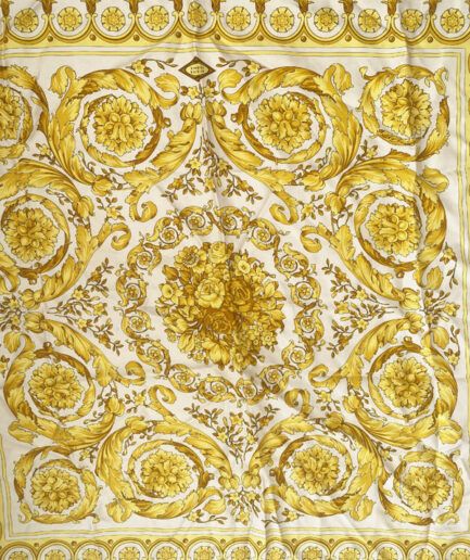 VERSACE pañuelo seda amarillo