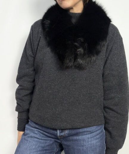 Cuello de zorro gris