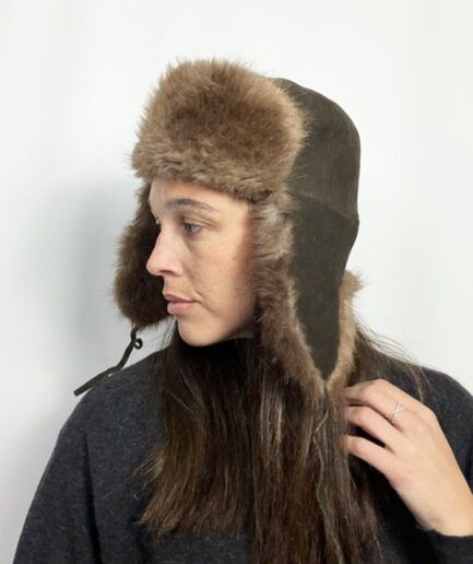 VINTAGE Gorro estilo aviador de pelo natural con ante oscuro.
