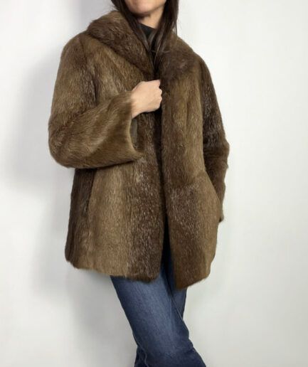 Abrigo nutria corto color marrón (T. 38)