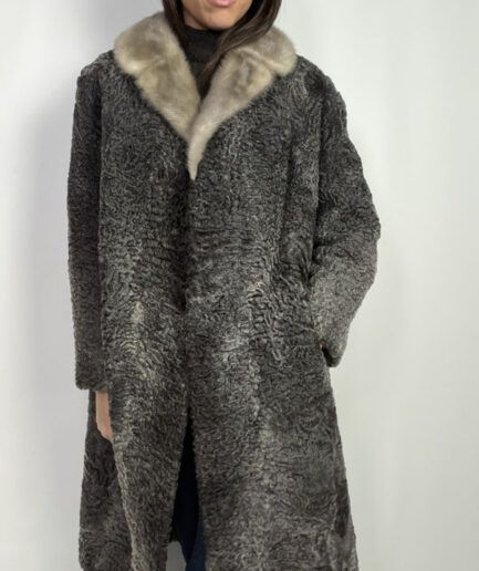 Abrigo largo astracán gris con cuello. (T.L)