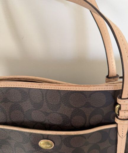 COACH Bolso tote modelo Peyton Signature pocket marrón