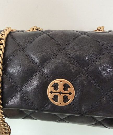 Tory Burch Bolso Willa acolchado en cuero negro