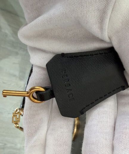 VERSACE Bandolera modelo tribute icon negro