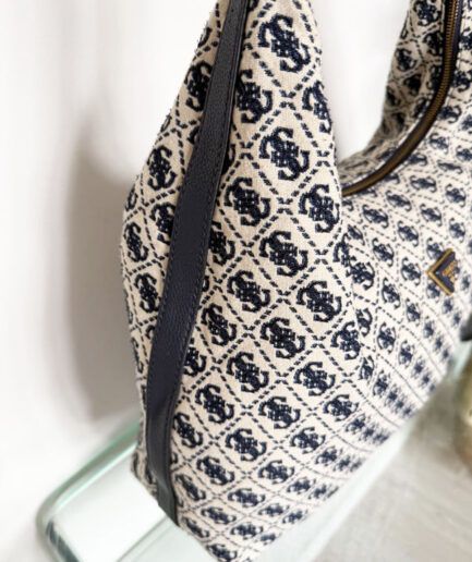 GUESS bolso de hombro hobo grande azul
