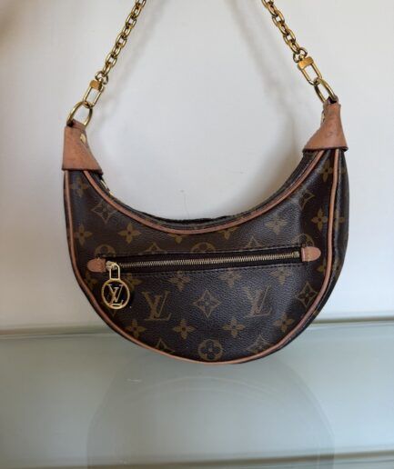 LOUIS VUITTON Bolso Loop Half Moon
