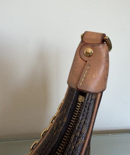 LOUIS VUITTON Bolso Loop Half Moon