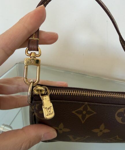LOUIS VUITTON Mini Bolso Pochette Accessoire